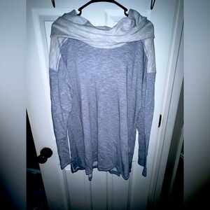 Columbia sportswear lightweight pull over. Size 1X. Light blue.